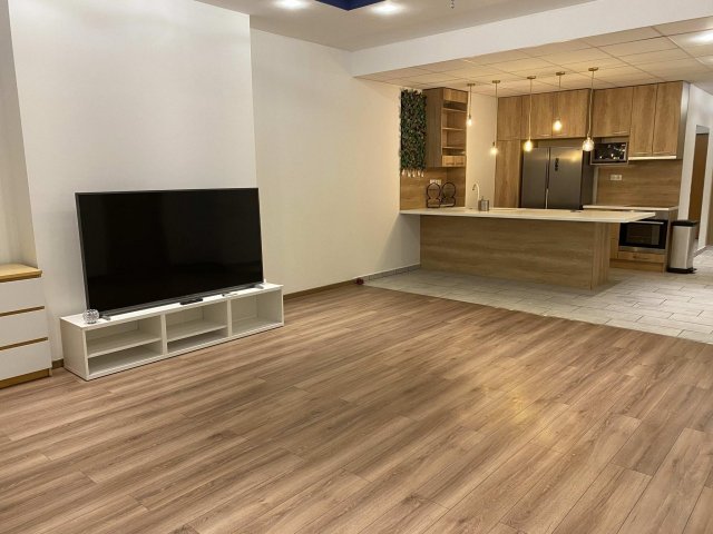 Eladó téglalakás, Budapesten, XI. kerületben, Fehérvári úton