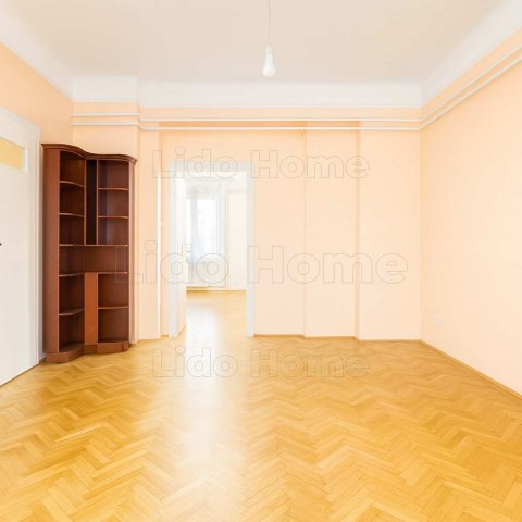 Eladó téglalakás, Győrött 67.8 M Ft, 3 szobás