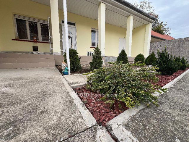 Eladó családi ház, Alsónémediben 115 M Ft, 4 szobás