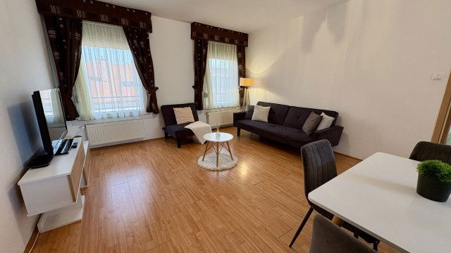 Kiadó téglalakás, albérlet, Debrecenben 430 E Ft / hó, 3 szobás