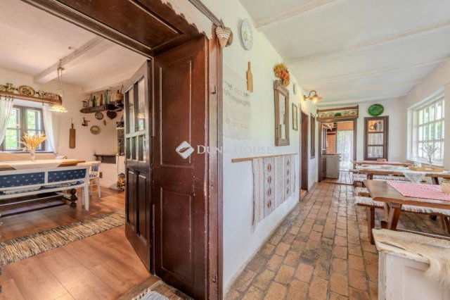 Eladó családi ház, Táborfalván 82.032 M Ft, 5 szobás