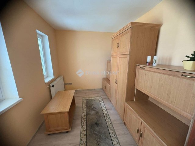 Eladó téglalakás, Győrött 31.9 M Ft, 2 szobás