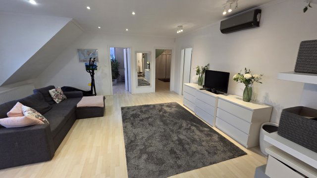 Eladó téglalakás, Székesfehérvárott 98 M Ft, 4 szobás