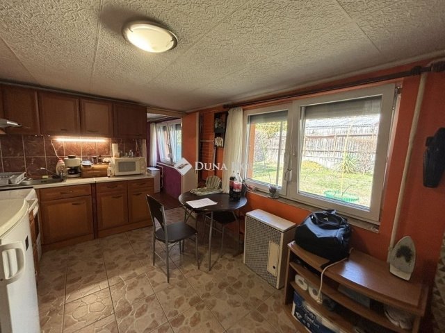 Eladó családi ház, Budapesten, III. kerületben 59.9 M Ft