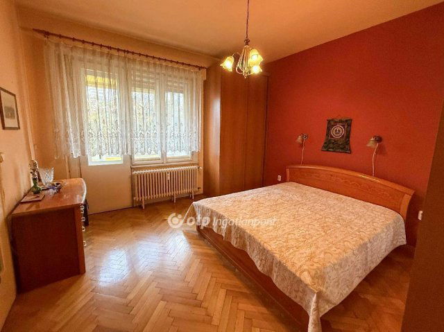 Eladó téglalakás, Budapesten, III. kerületben 97.5 M Ft