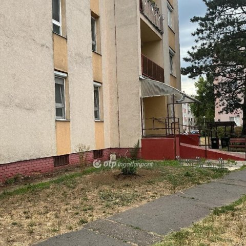 Eladó téglalakás, Nyíregyházán 49.9 M Ft, 2 szobás