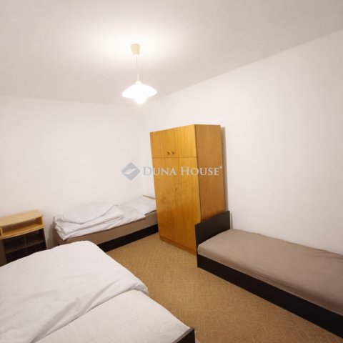 Kiadó családi ház, albérlet, Kecskeméten 180 E Ft / hó