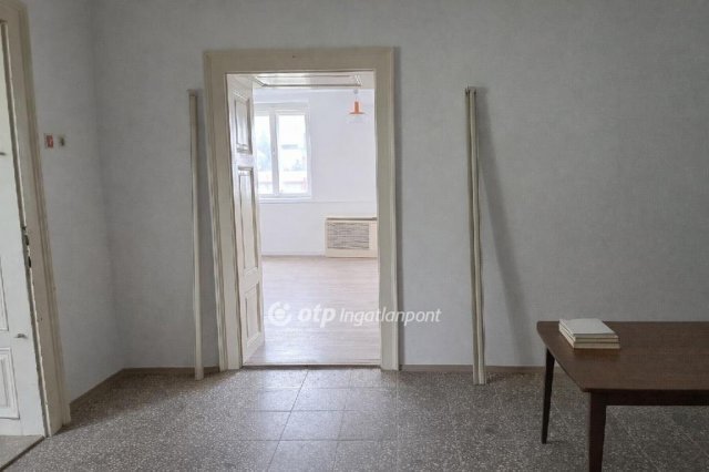 Eladó családi ház, Kunhegyesen 13 M Ft, 2 szobás