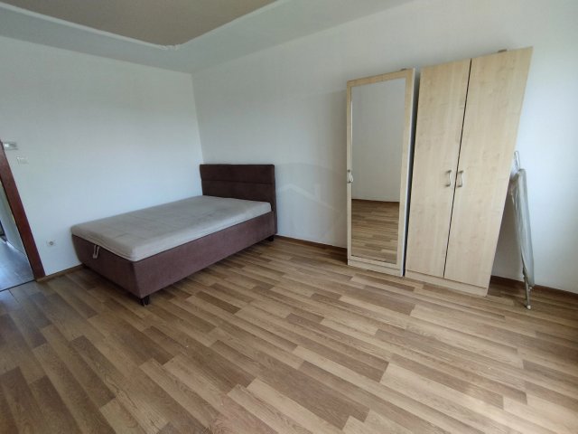 Kiadó panellakás, albérlet, Hatvanban 150 E Ft / hó, 1 szobás
