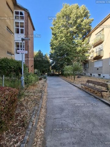 Eladó téglalakás, Szentendrén 69 M Ft, 2 szobás