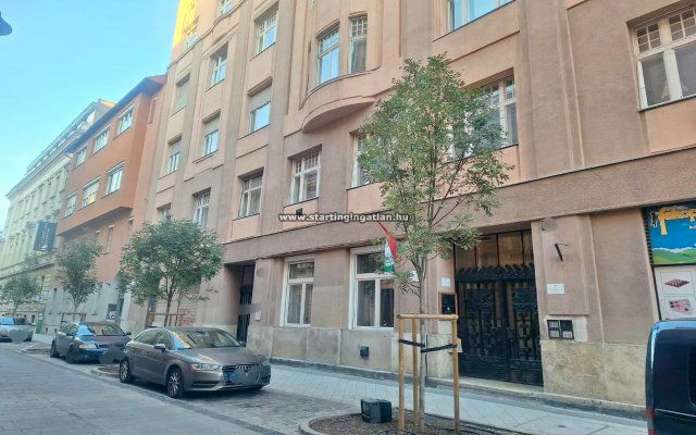 Eladó téglalakás, Budapesten, VIII. kerületben, Mária utcában