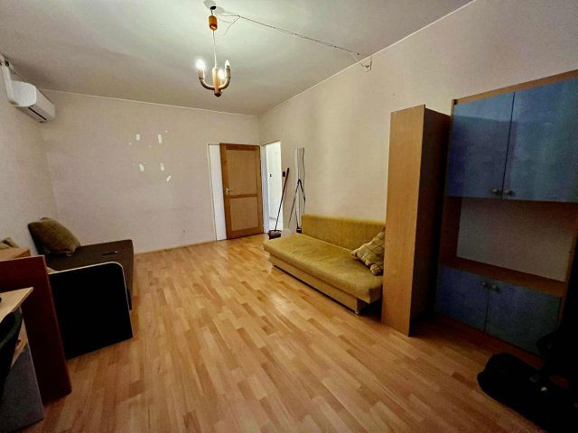 Eladó panellakás, Pécsett 55.99 M Ft, 3 szobás