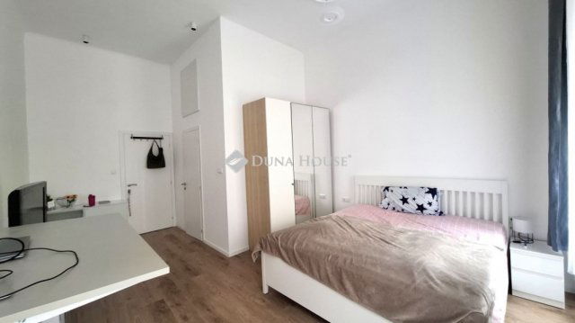 Eladó téglalakás, Budapesten, VI. kerületben 123 M Ft, 3 szobás