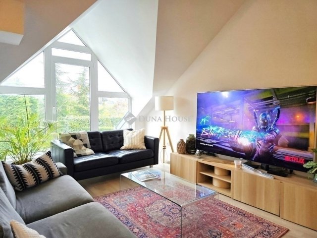 Eladó családi ház, Pécsett 199.99 M Ft, 5 szobás