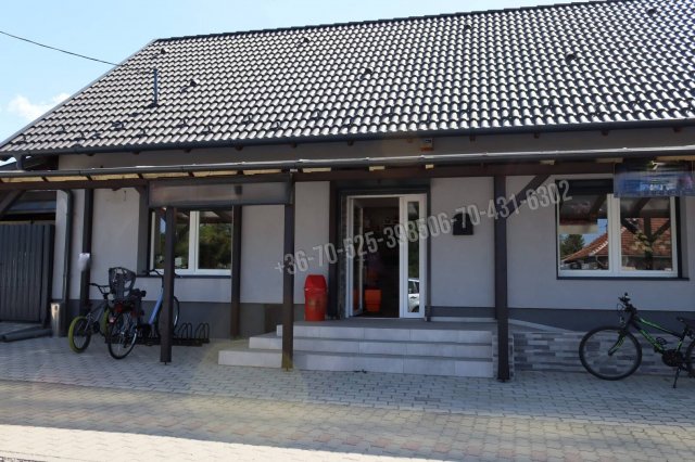 Eladó üzlethelyiség, Ceglédbercelen 178 M Ft, 1 szobás