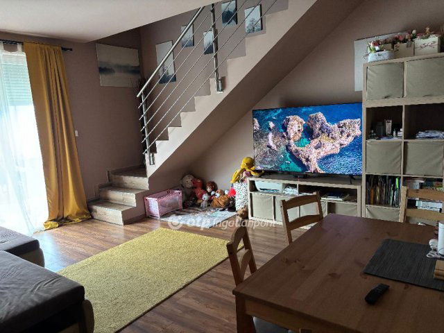 Eladó családi ház, Vácon 83 M Ft, 1+2 szobás