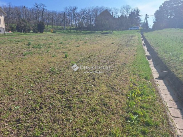 Eladó telek, Magyaralmáson 12 M Ft / költözzbe.hu