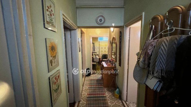 Eladó családi ház, Egerben 44 M Ft, 2 szobás