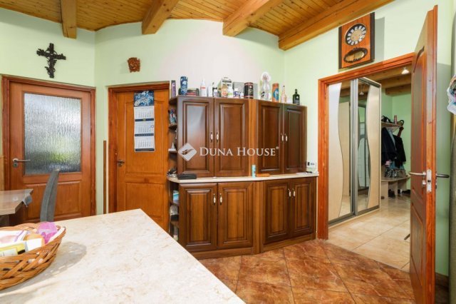 Eladó családi ház, Gönyűn 105 M Ft, 5 szobás