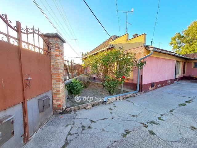 Eladó családi ház, Nagykőrösön 23.5 M Ft, 2+1 szobás