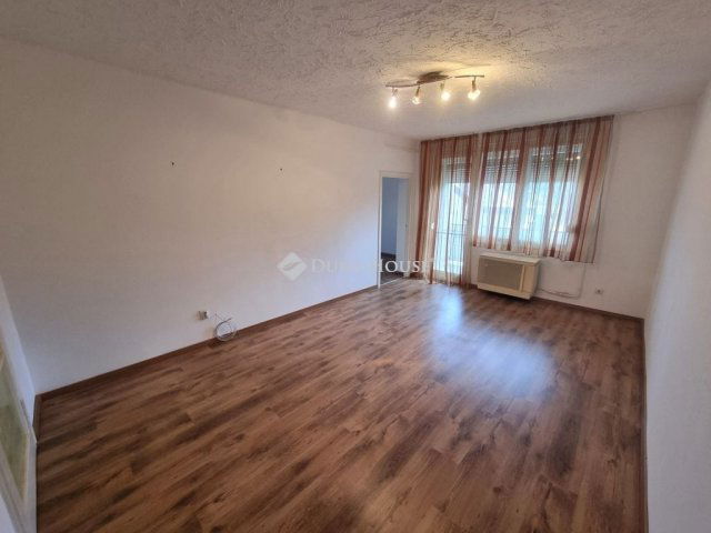 Eladó téglalakás, Veszprémben 54.9 M Ft, 2 szobás