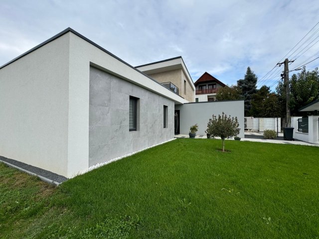 Eladó családi ház, Hévízen 275 M Ft, 4 szobás