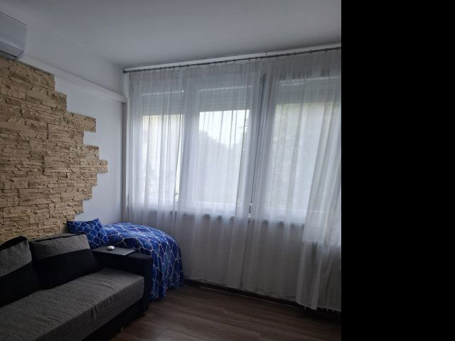 Eladó panellakás, Szekszárdon 37.5 M Ft, 2 szobás