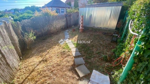 Eladó téglalakás, Pécsett 64.9 M Ft, 2 szobás