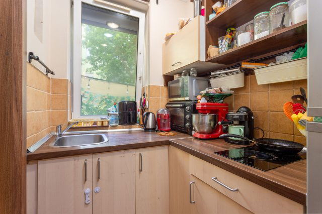 Eladó téglalakás, Budapesten, IX. kerületben, Haller utcában