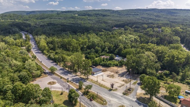 Eladó családi ház, Tatabányán 44 M Ft, 5 szobás