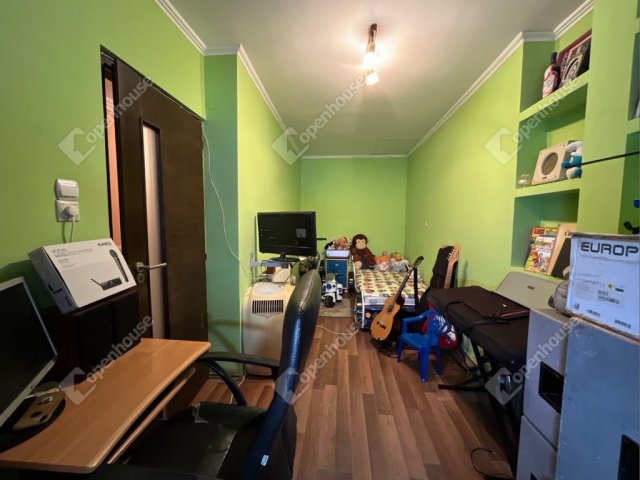 Eladó családi ház, Szolnokon 65 M Ft, 3 szobás