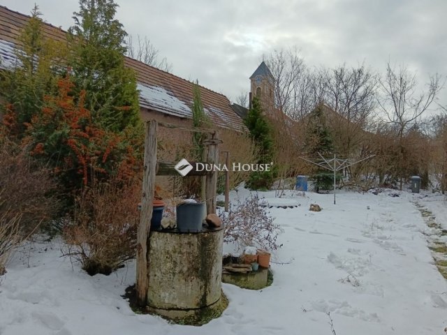 Eladó családi ház, Epölön 24.9 M Ft, 4 szobás