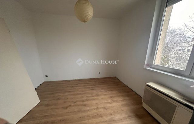 Eladó téglalakás, Kecskeméten 48 M Ft, 2 szobás