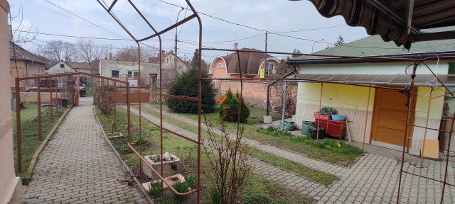 Eladó családi ház, Szigetszentmiklóson 89.9 M Ft, 4 szobás