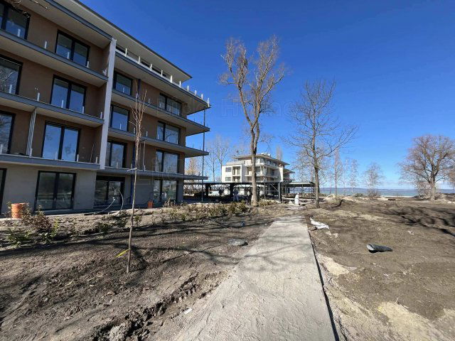 Eladó téglalakás, Balatonszemesen 244.604 M Ft, 3 szobás