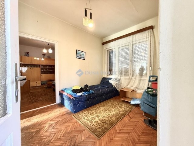 Eladó családi ház, Székesfehérvárott 49.99 M Ft, 2 szobás