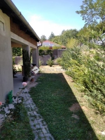 Eladó családi ház, Mendén 36.6 M Ft, 2 szobás