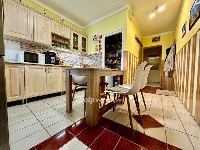 Eladó téglalakás, Debrecenben 59.99 M Ft, 2 szobás