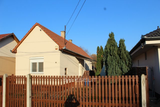 Eladó családi ház, Debrecenben 81.9 M Ft, 2 szobás