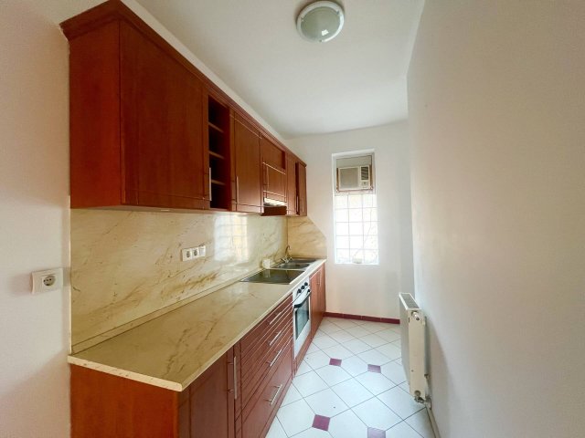 Eladó téglalakás, Orosházán 30 M Ft, 1 szobás