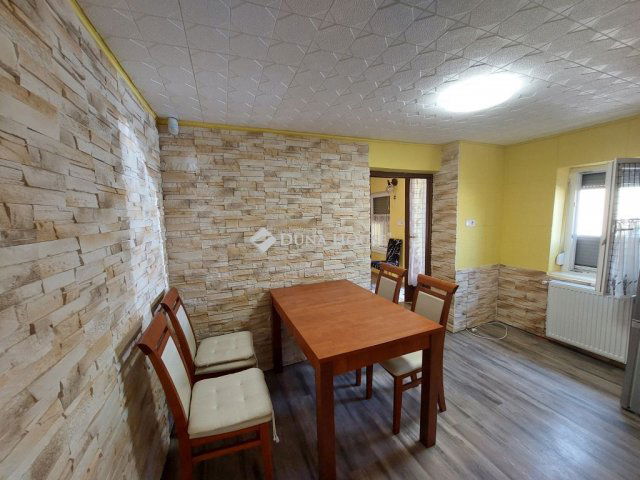 Eladó családi ház, Mohácson, Munkás utcában 10 M Ft, 1 szobás