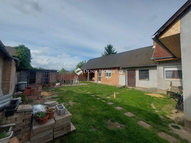 Eladó családi ház, Bólyban 42.9 M Ft, 3 szobás