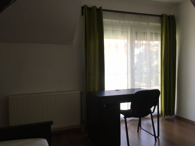 Kiadó téglalakás, albérlet, Pécsett, Kürt utcában, 2 szobás