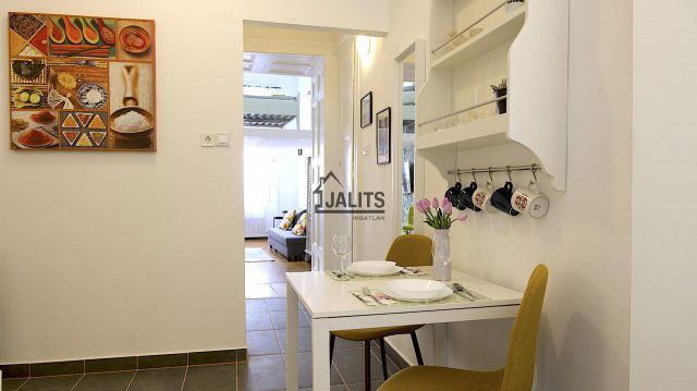 Kiadó téglalakás, albérlet, VI. kerületben, Zichy Jenő utcában