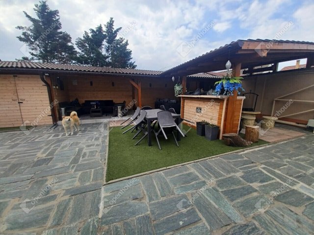 Eladó családi ház, Debrecenben 220 M Ft, 3 szobás