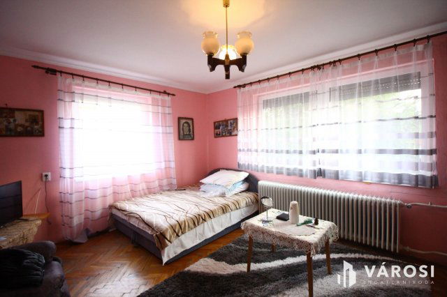 Eladó családi ház, Forráskúton 65 M Ft, 6 szobás