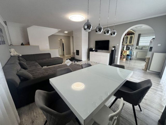 Eladó családi ház, Halásztelken 179.99 M Ft, 6 szobás