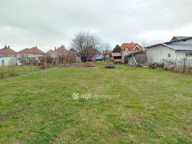 Eladó telek, Pápán 14.8 M Ft / költözzbe.hu