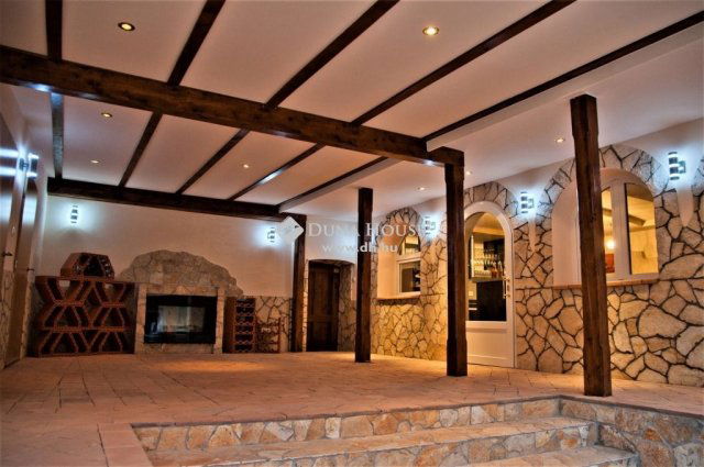 Eladó családi ház, Dunaszekcsőn 75.81 M Ft, 6 szobás