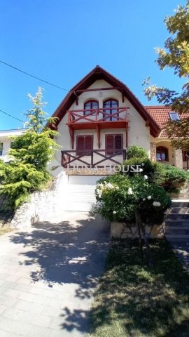 Eladó családi ház, Nagykovácsiban, Alma utcában 205 M Ft